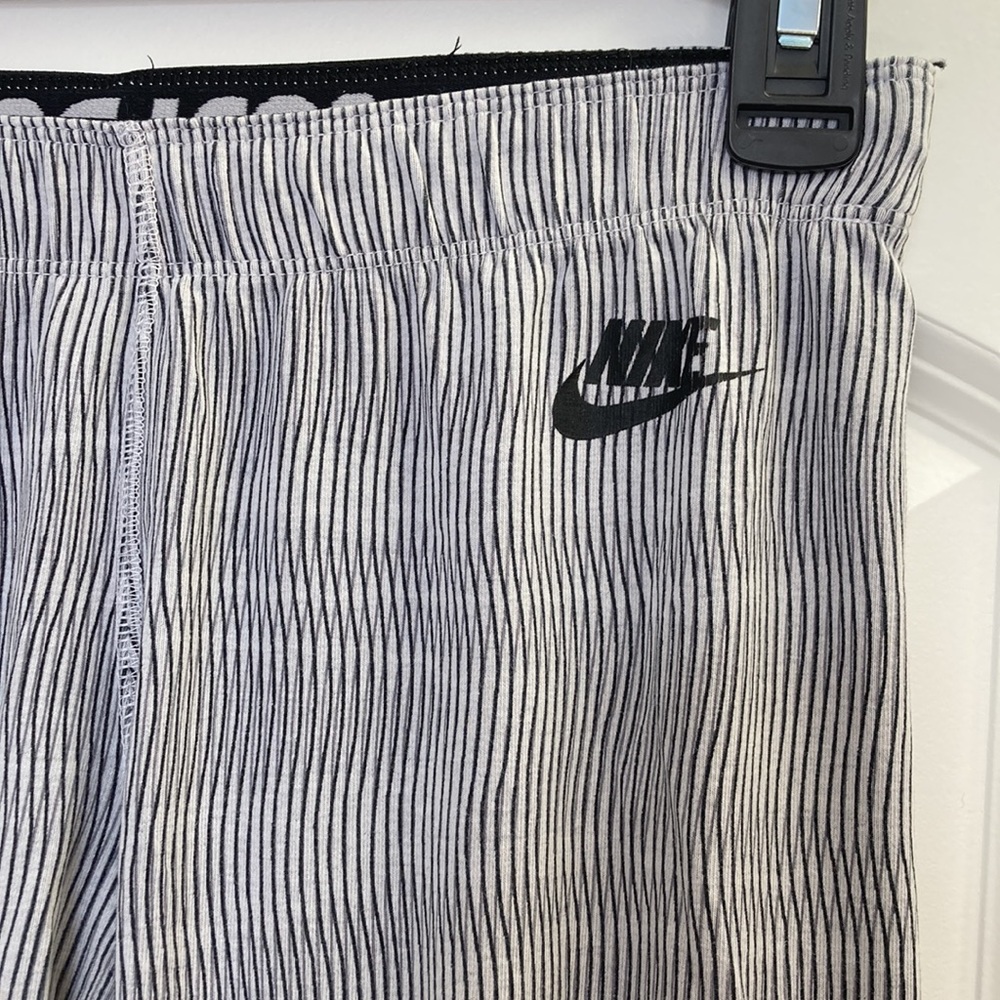 Nike women’s athletic leggings
